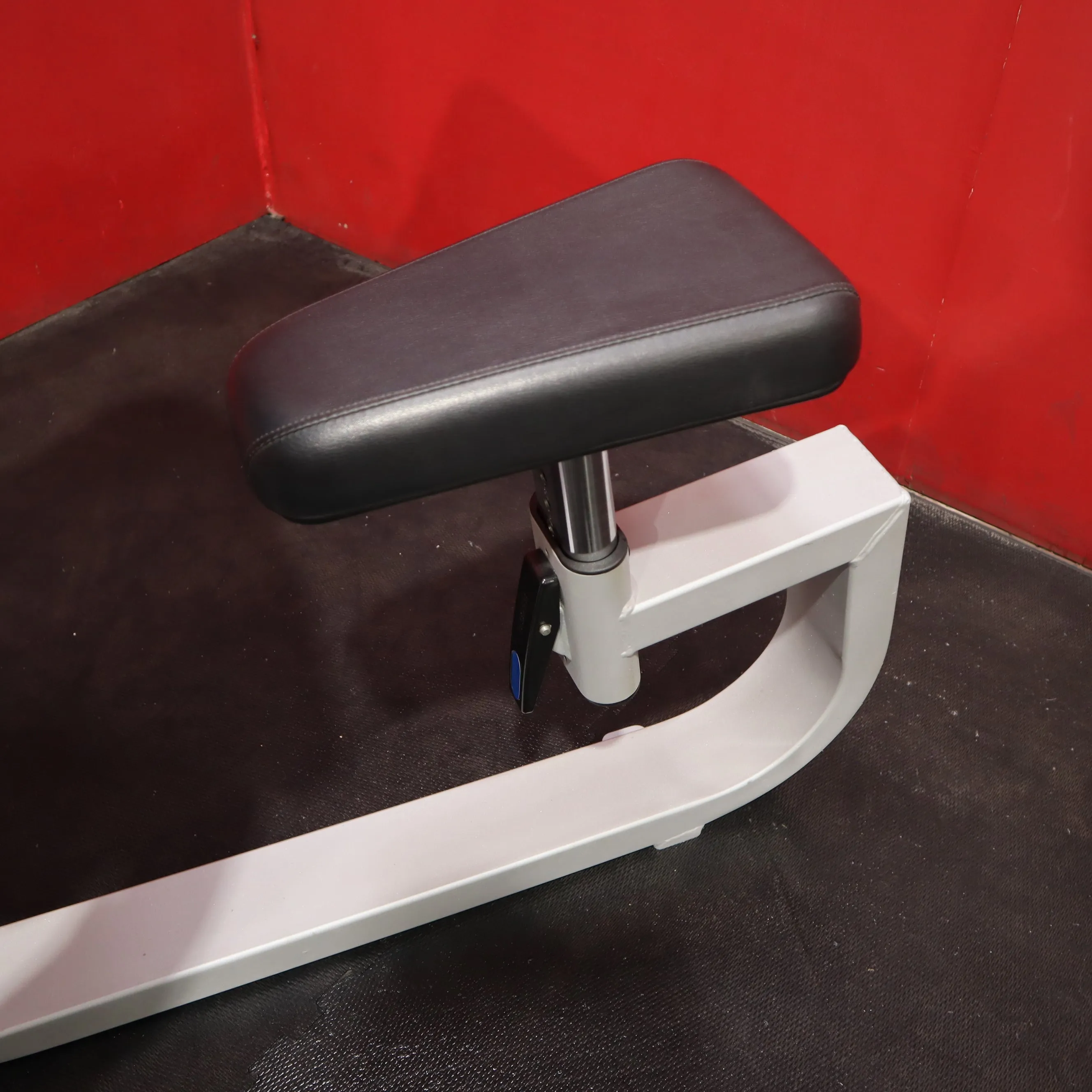 Precor Icarian Seated Preacher Bench (Refurbished)